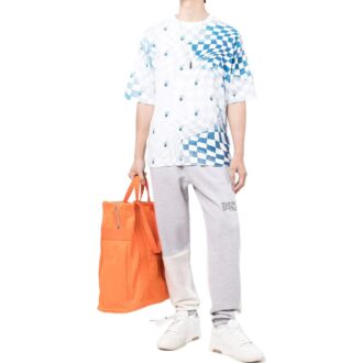 Off-White Bărbați FW22 Tricou albastru cu guler rotund, mâneci scurte, croială lejeră, imprimeu cu logo în carouri Off-White Bărbați FW22 Tricou albastru cu guler rotund, mâneci scurte, croială lejeră, imprimeu cu logo în carouri