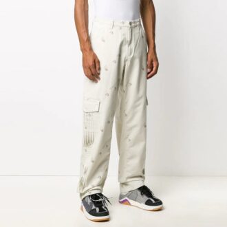 Pantaloni lungi casual pentru bărbați Off-White cu model geometric și cataramă, croi larg, albi Pantaloni lungi casual pentru bărbați Off-White cu model geometric și cataramă, croi larg, albi