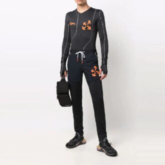 Pantaloni sport/pantaloni/joggers Off-White pentru bărbați FW21 cu imprimeu cu săgeți, croială slim, negru Pantaloni sport/pantaloni/joggers Off-White pentru bărbați FW21 cu imprimeu cu săgeți, croială slim, negru