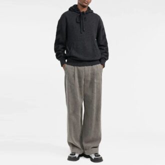 Pulover cu glugă Off-White pentru bărbați FW21, din lână, cu logo intarsiat, în culori uni, versiune gri Pulover cu glugă Off-White pentru bărbați FW21, din lână, cu logo intarsiat, în culori uni, versiune gri
