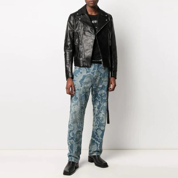 SS21 Model cu logo, fermoar, croială slim, negru
