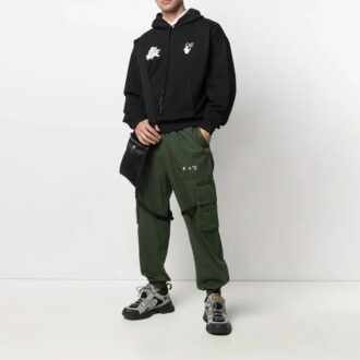 SS21 Pulover cu guler larg, imprimeu „Red Tongue Out Over Logo”, negru