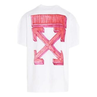 Tricou alb cu guler rotund, pantaloni scurți, croială lejeră, cu imprimeu săgeată pe spate