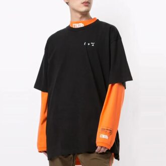 Tricou cu guler rotund, mâneci scurte, croială largă, imprimeu logo, negru