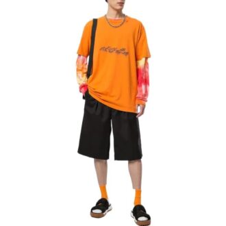 Tricou cu guler rotund, pantaloni scurți, imprimeu cu logo săgeată geometrică, portocaliu